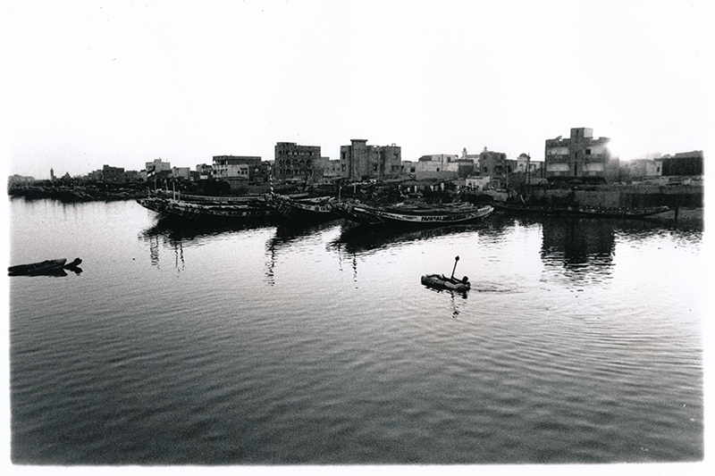 Just chilling. Série 'Vagabondage'. Saint-Louis, Sénégal. 2014. 